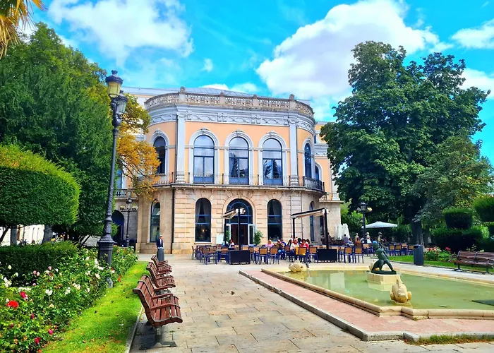 Urban Guest house 3*